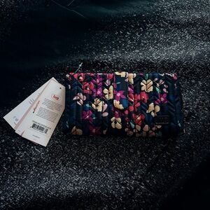 Lug Women's Floral Clutch Wallet NWT